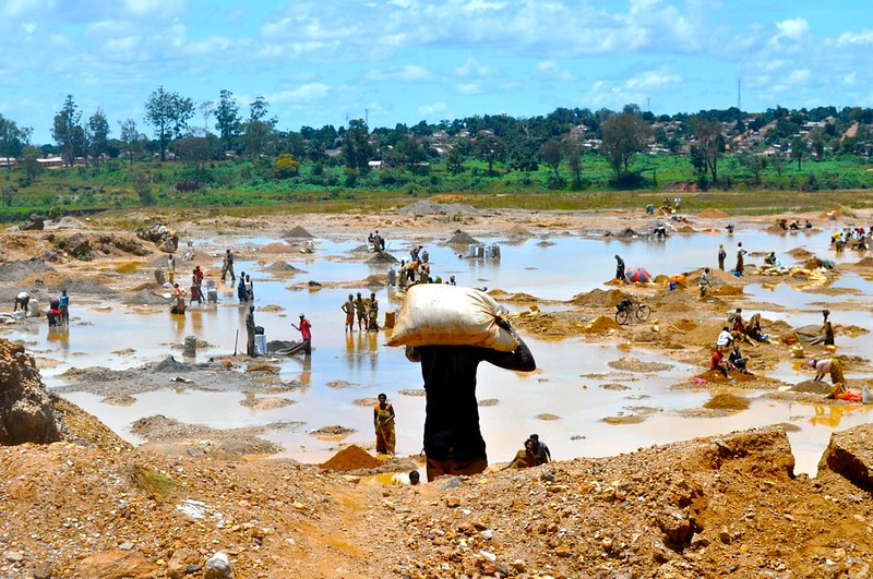 Steeds meer jonge mijnwerkers naar school in Congo: ‘Positief dat basisonderwijs nu gratis is’